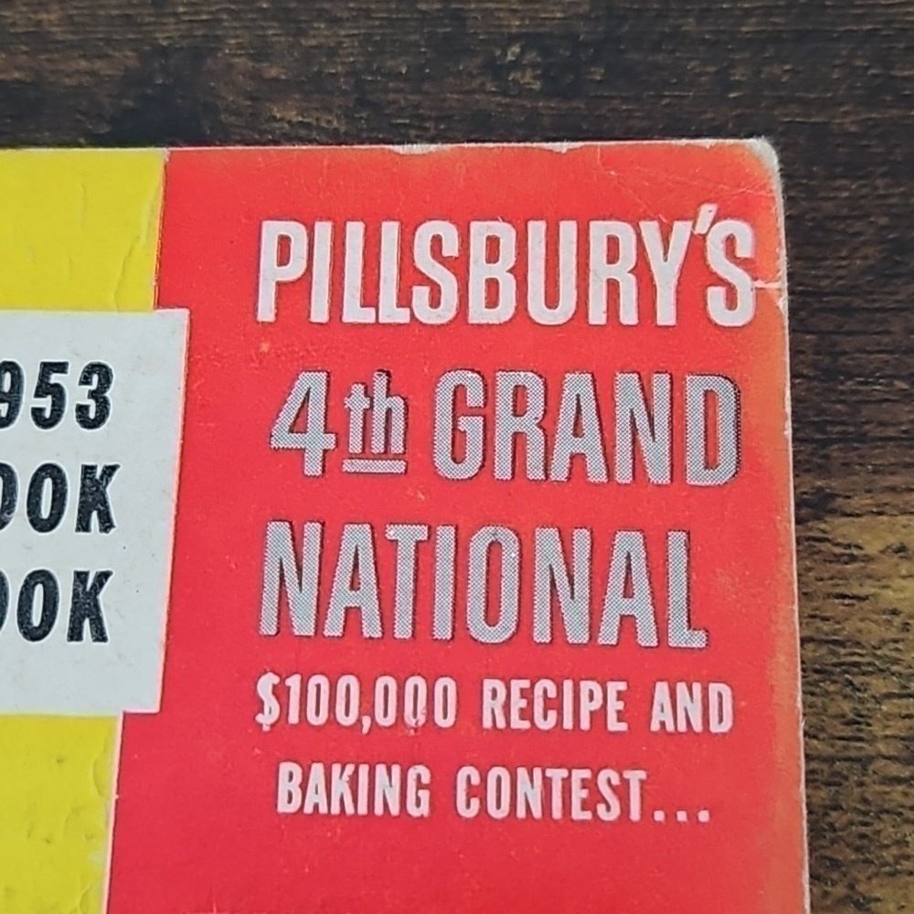 Vintage Pillsbury Cookbook! 1953 - Picture 4 of 6